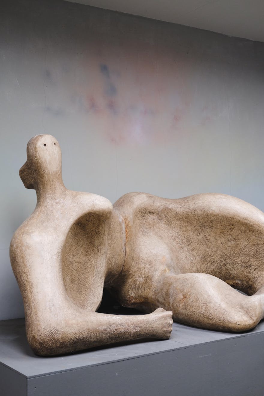 Henry Moore Studios and Gardens - Aucoot - Sculpture