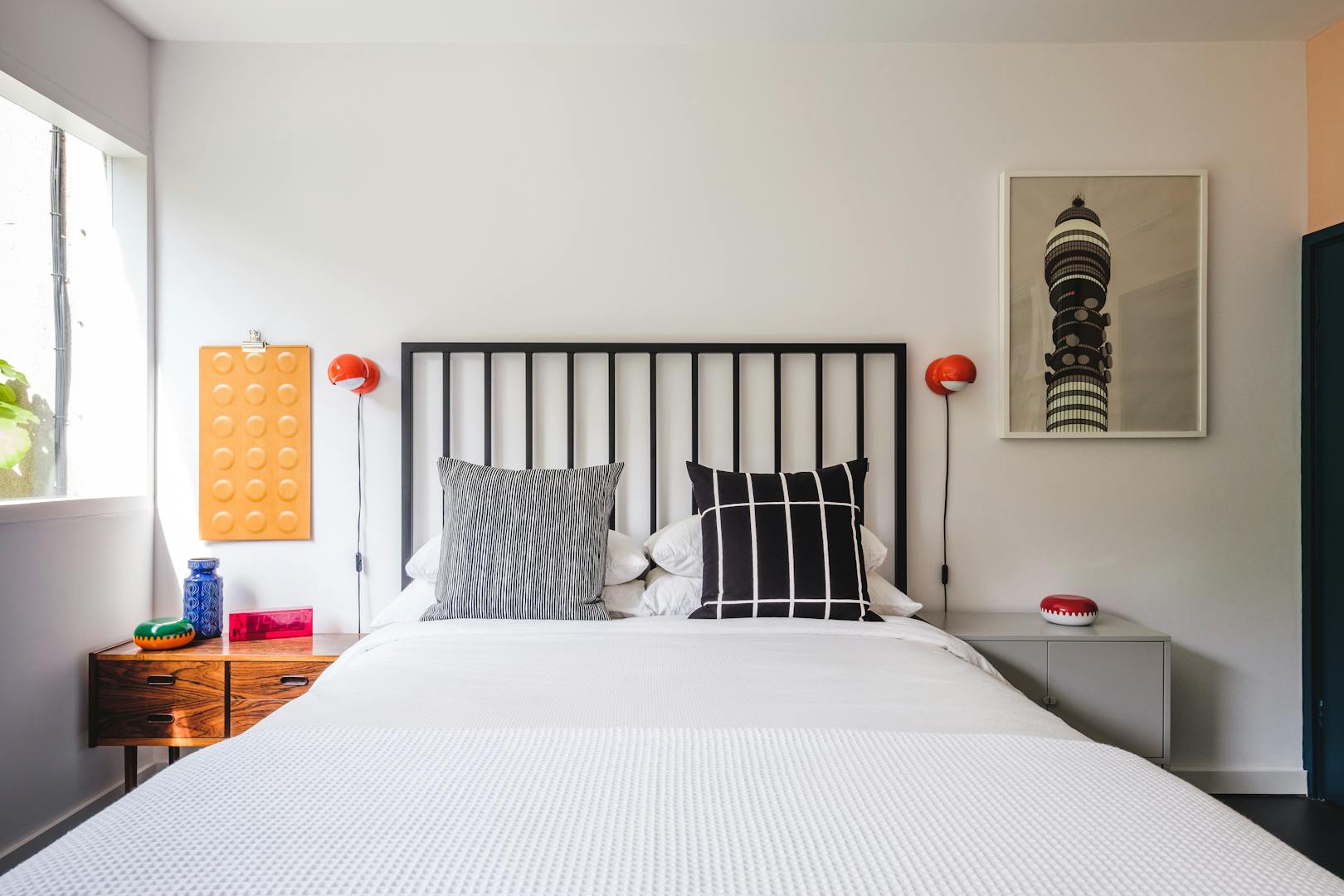 Aucoot - Herrick Court - Parkleys - Eric Lyons - Span Development - Mid Century Modern Flat