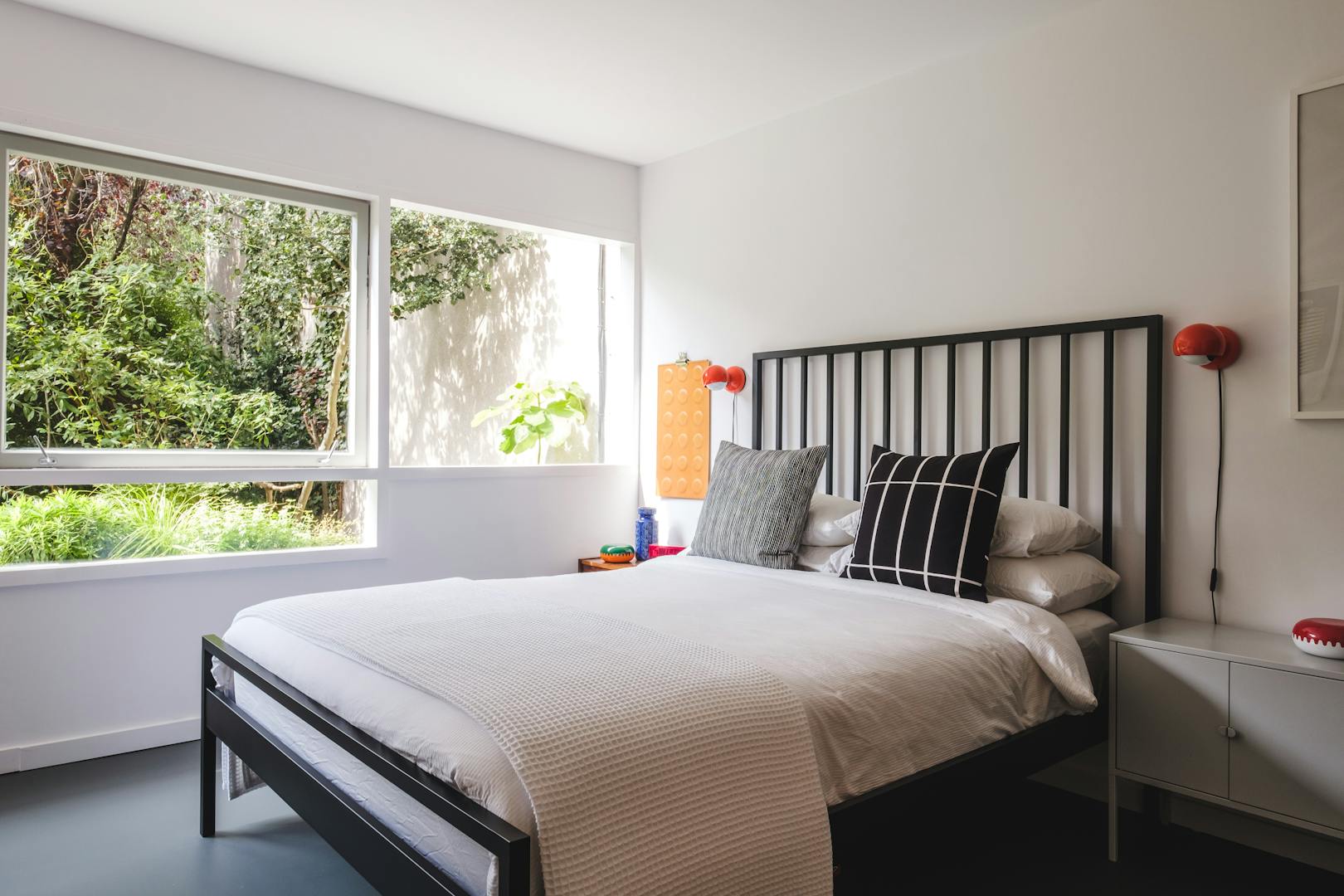 Aucoot - Herrick Court - Parkleys - Eric Lyons - Span Development - Mid Century Modern Flat