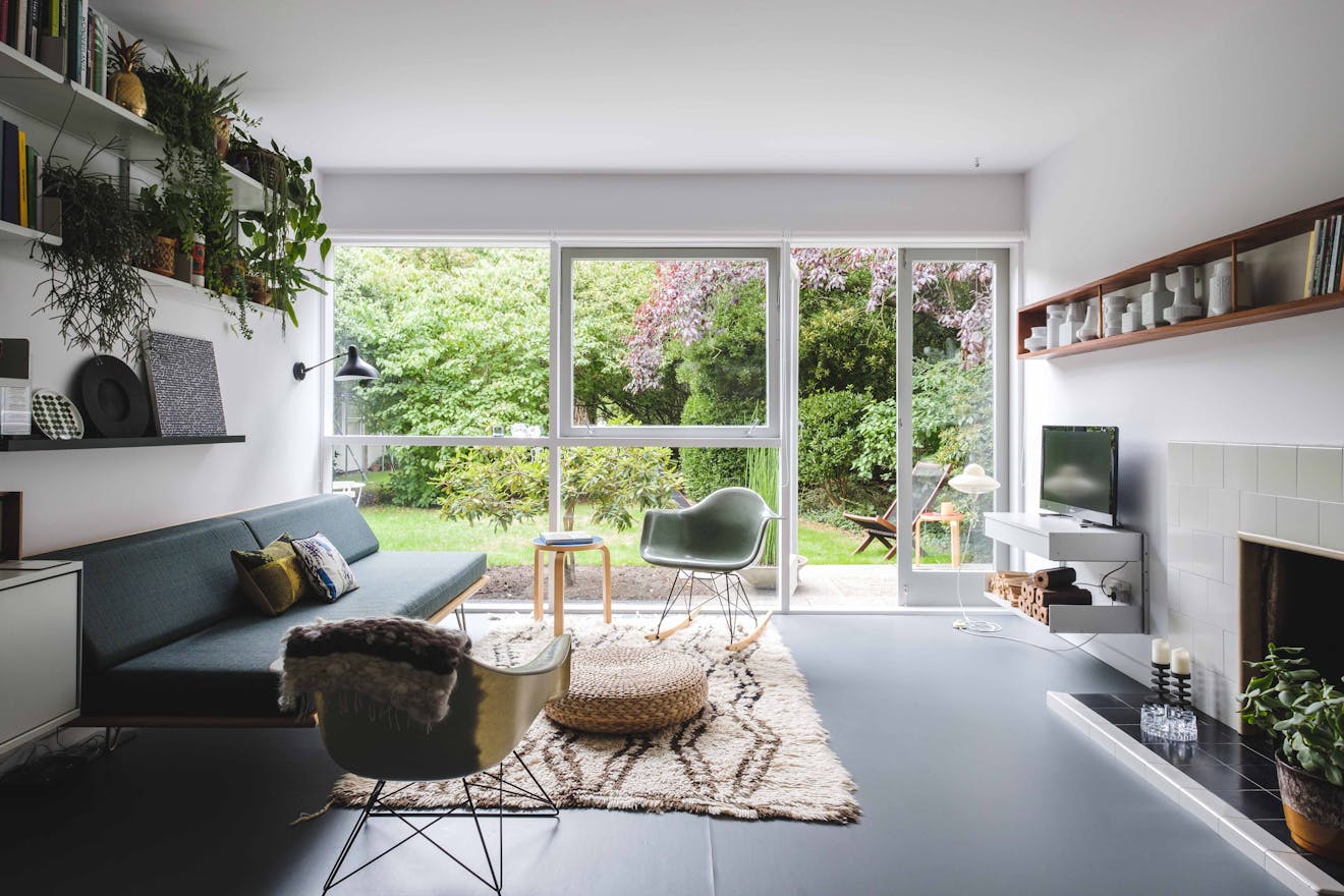 Aucoot - Herrick Court - Parkleys - Eric Lyons - Span Development - Mid Century Modern Flat