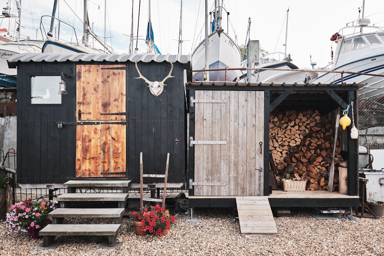 Aucoot - Liverpool 91 - House Boat for sale - Shepherds Hut and Wood Store