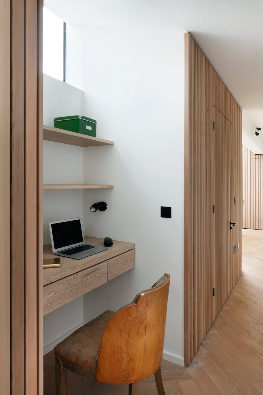 De Rosee Sa - Aucoot Estate Agents - Design Directory