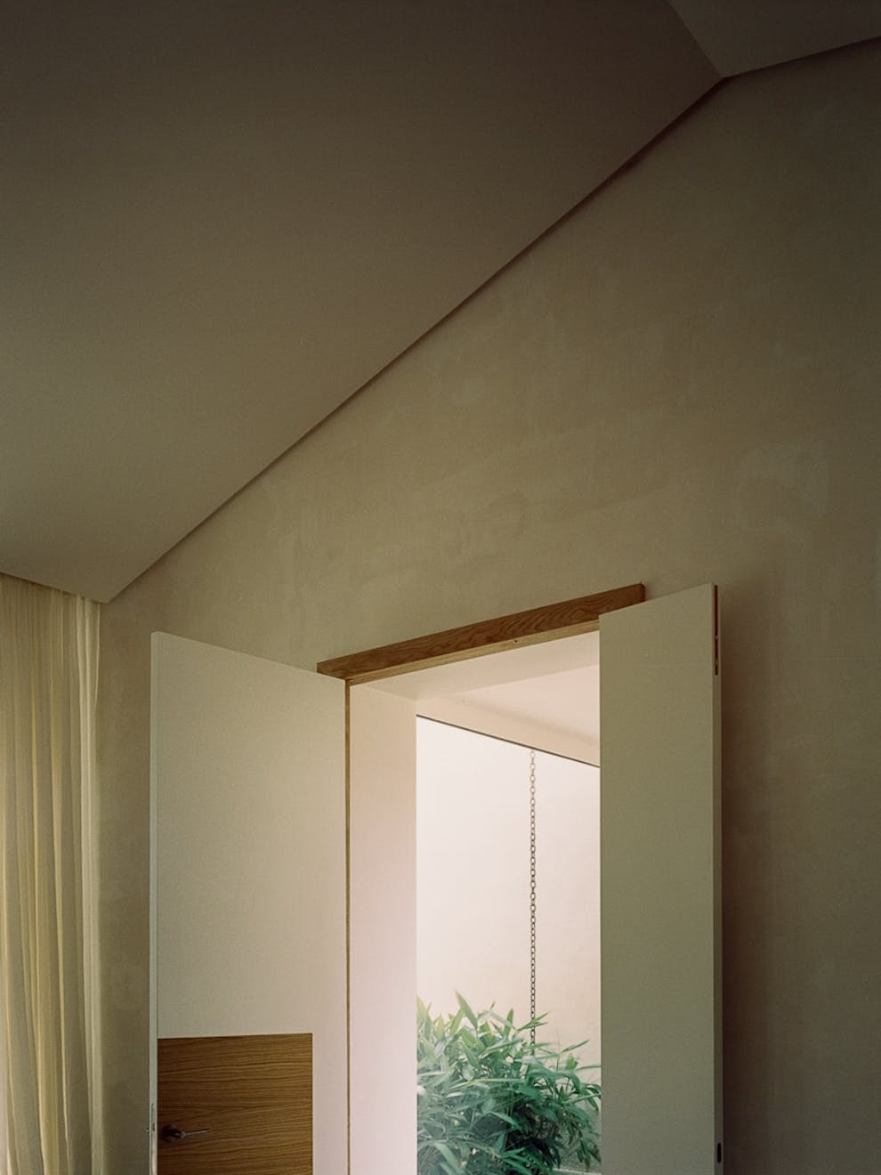 Simone Bossi Architectural Photographer - Aucoot Estate Agents Journal