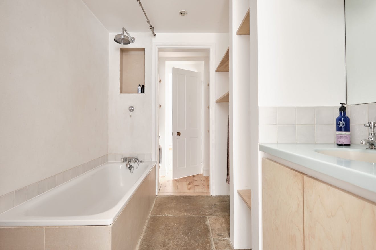 Richmond-Road-London-Fields-Aucoot-Victorian-house-basement-flat-modern-refurbishment