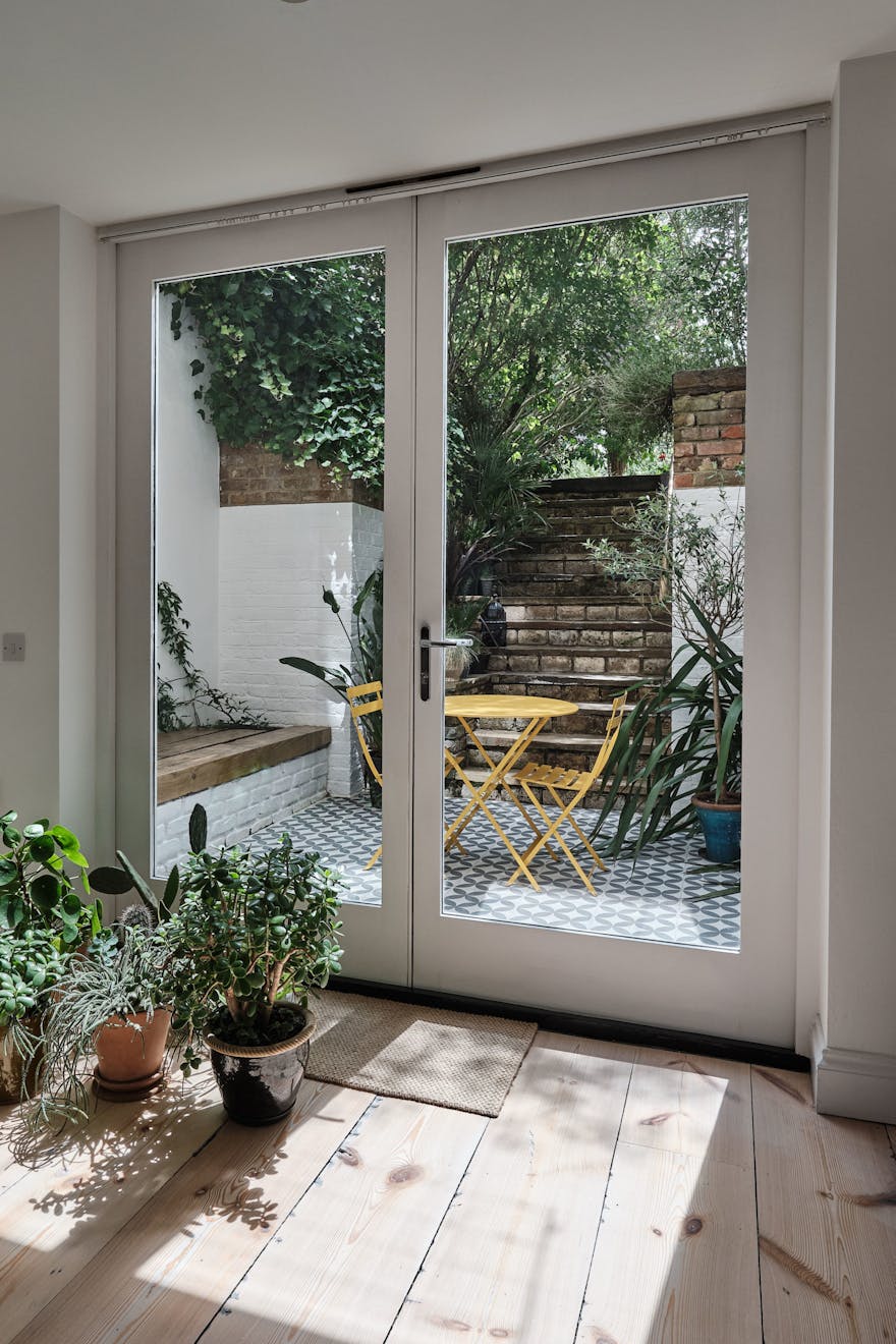 Richmond-Road-Aucoot-Victorian-house-basement-flat-refurbishment