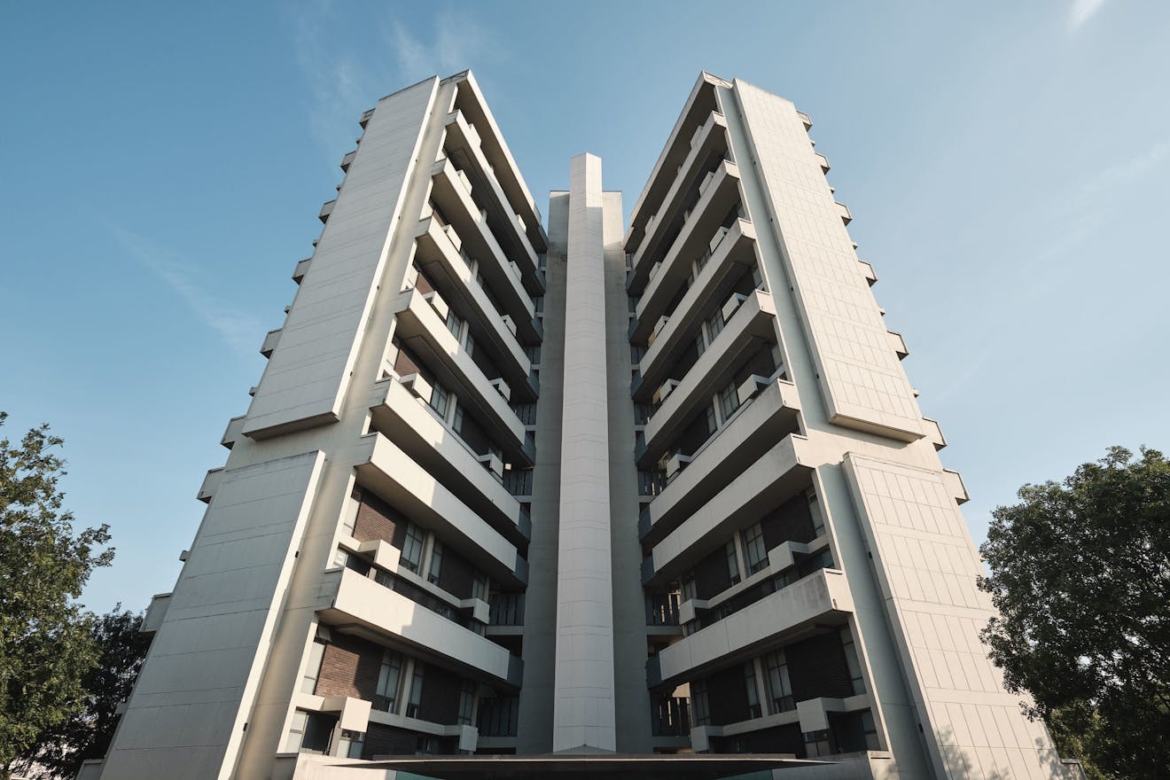 Keeling-House-Water-Tank-Denys-Lasdun-Aucoot-Estate-Agents