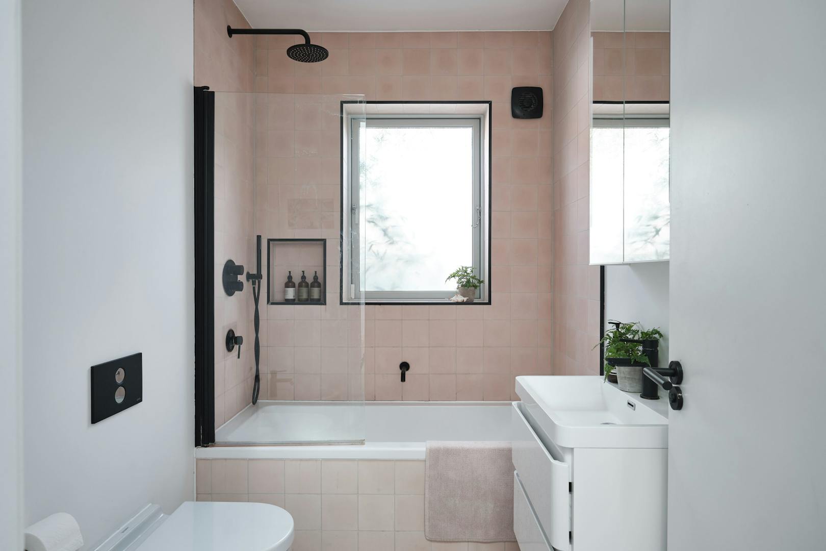 Utopia House, Watson's Street, Depford - photo by Aucoot - Alex Nikjoo Architects