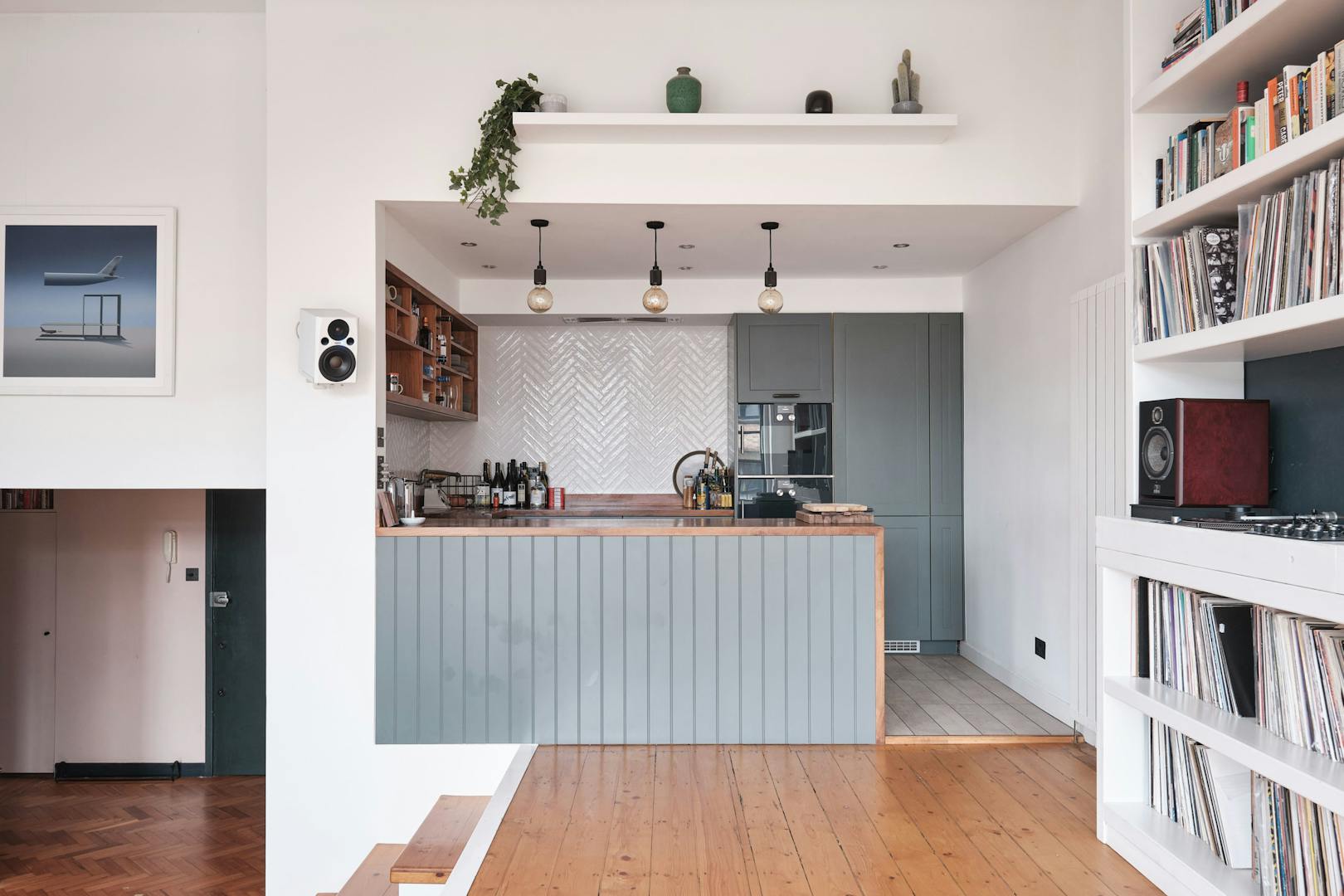 Minstrel-Court-Victorian-School-Conversion-photo-by-Aucoot-Estate-Agents