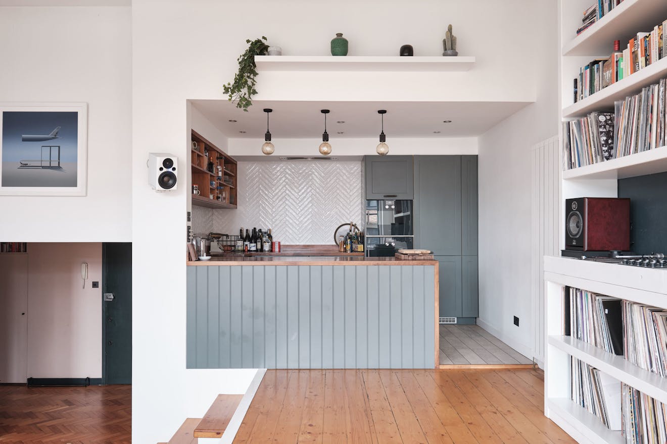 Minstrel-Court-Victorian-School-Conversion-photo-by-Aucoot-Estate-Agents