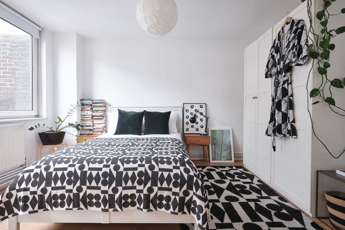 Quaker-Court-Old-Street-Flat-Interior-by-Patternity-photo-by-Aucoot-Estate-Agents-All Rights Reserved