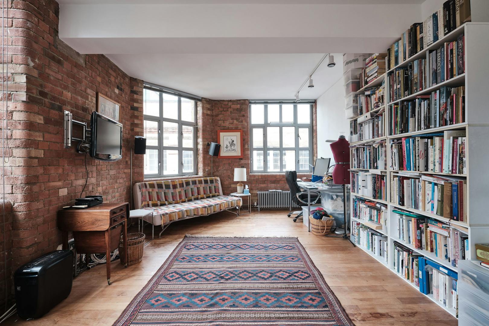 Underwood-Street-Warehouse-Conversion-exposed-brickwork-and-factory-windows-photo-by-Aucoot-Estate-Agents