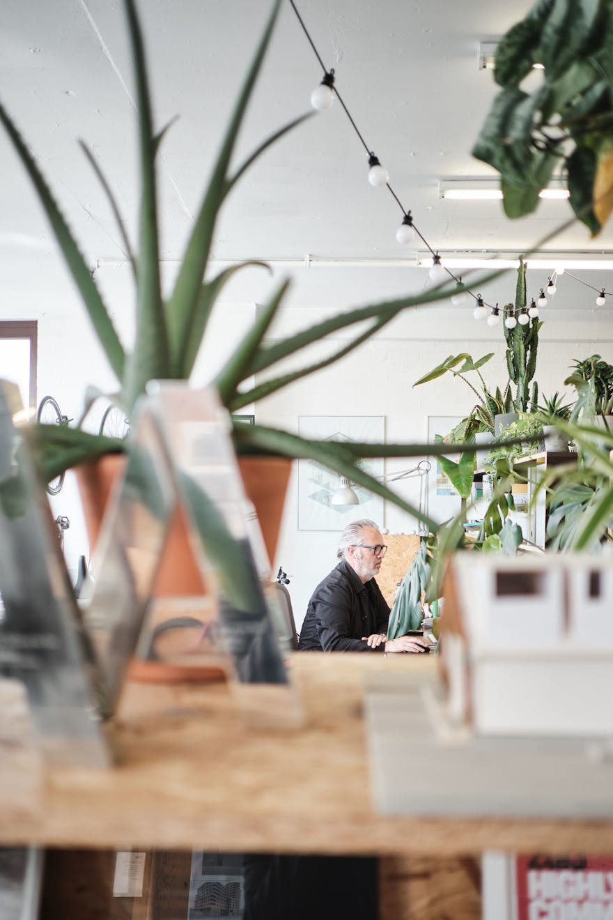 Carl-Turner-Architect-Turner-Works-Slip-House-Ocre-Barn-Aucoot-Estate-Agents