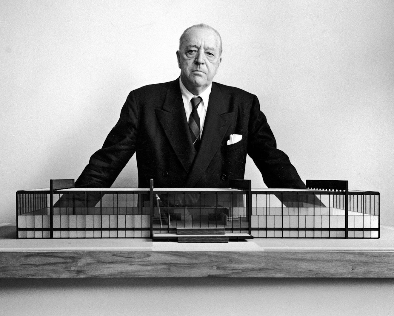 mies-van-der-rohe_Aucoot_Design_Classics_Journal