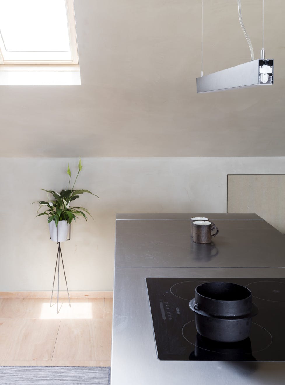 Aucoot_Estate_Agent_Clayworks Smooth White by Nicholas Worley