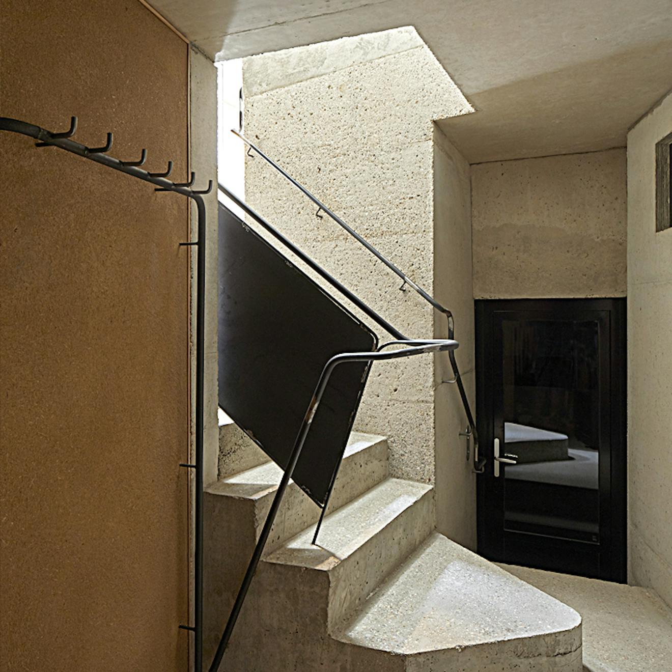 aucoot-estate-agent-Walmer-Yard-Peter-Salter-architects-London