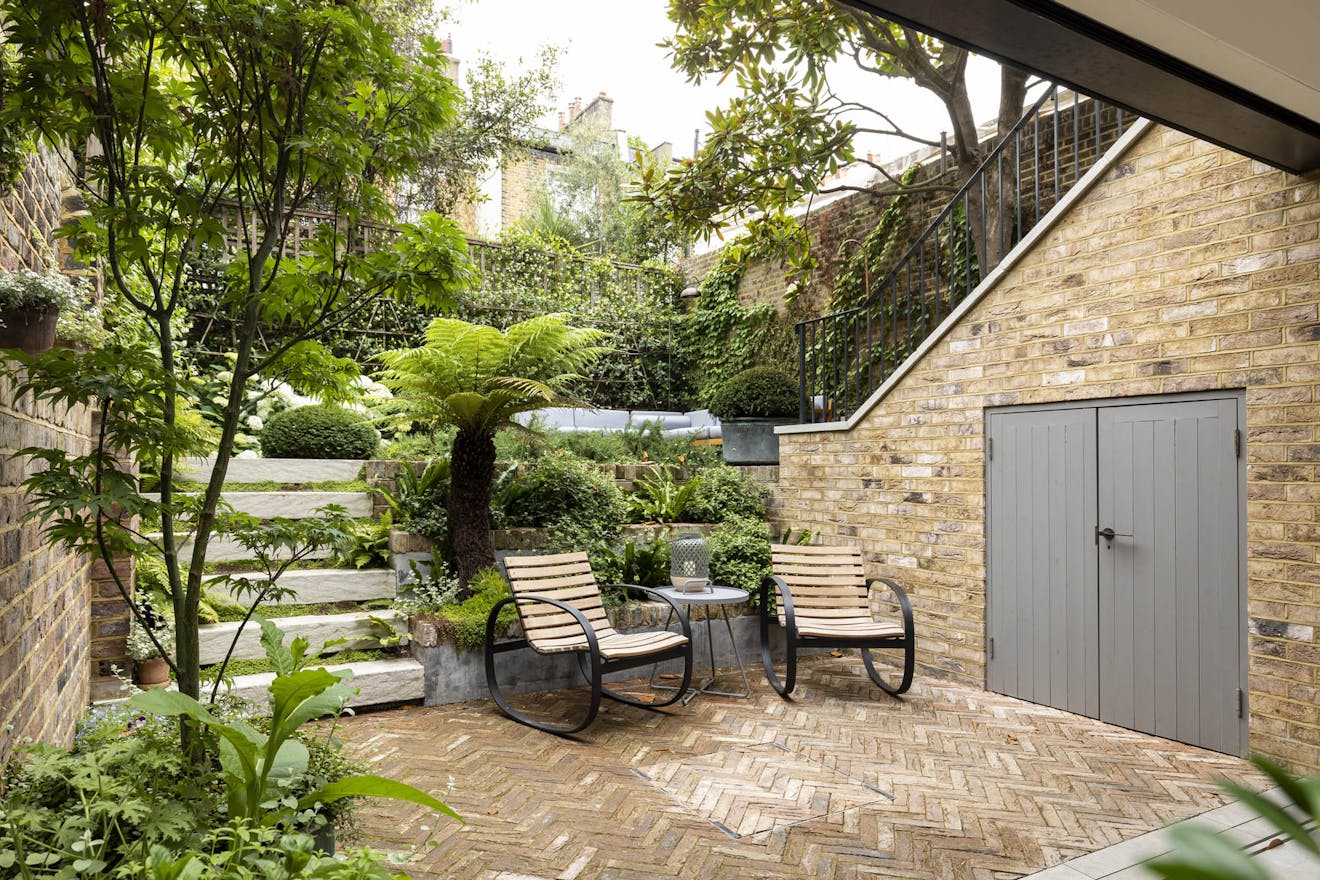 cameron gardens - kensington garden - clive nichols - aucoot estate agent