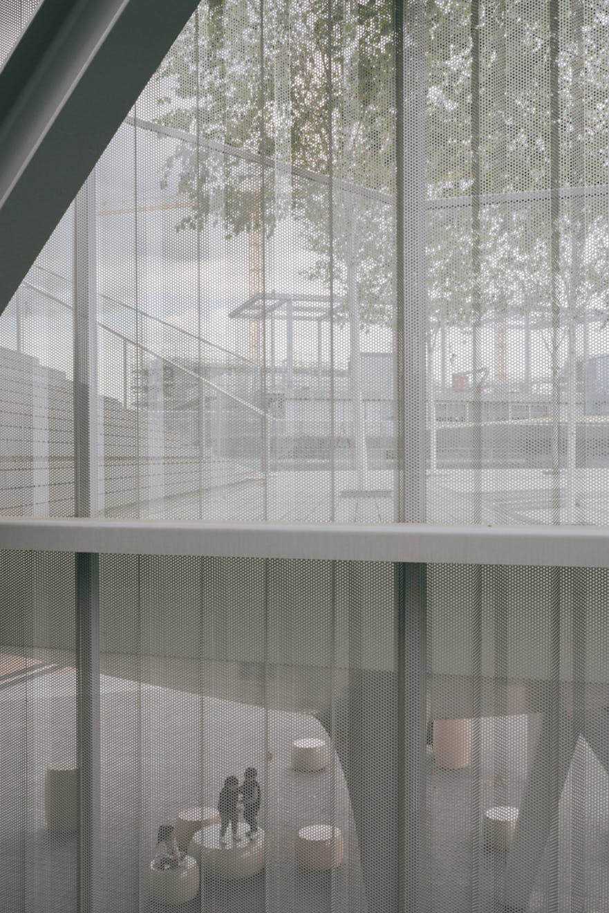 Lorenzo Zandri - Neiheiser Argyros - Greenwich Peninsula - Aucoot Estate Agent - Lorenzo Zandri © 2020