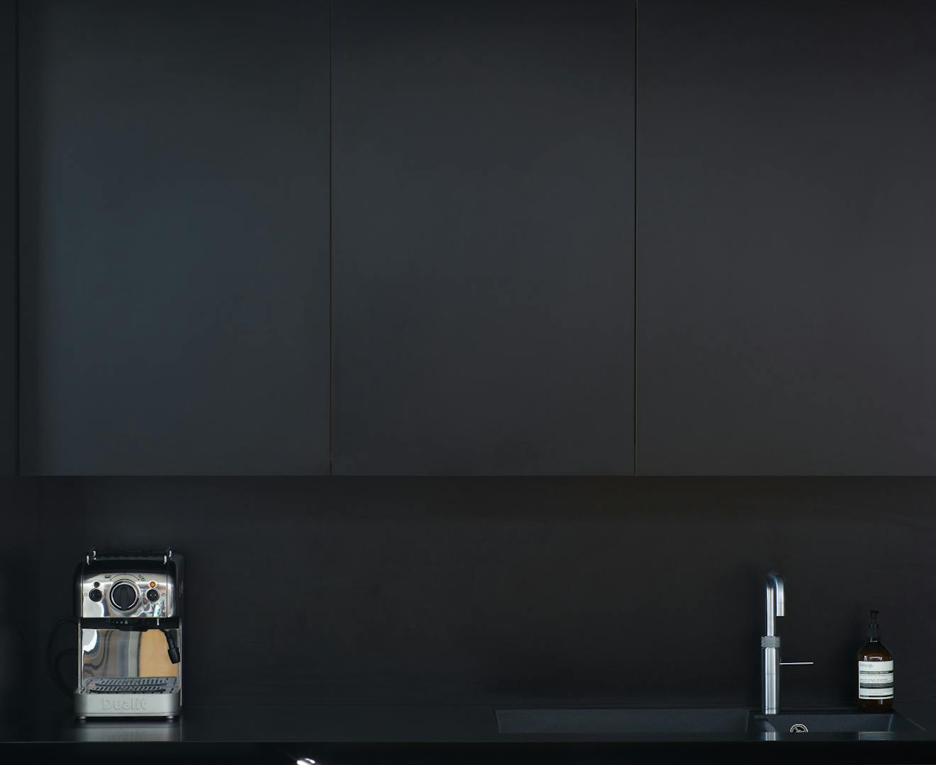 Coldfall Avenue N10 - Finch London - Kitchen Design - Aucoot Estate Agents 1