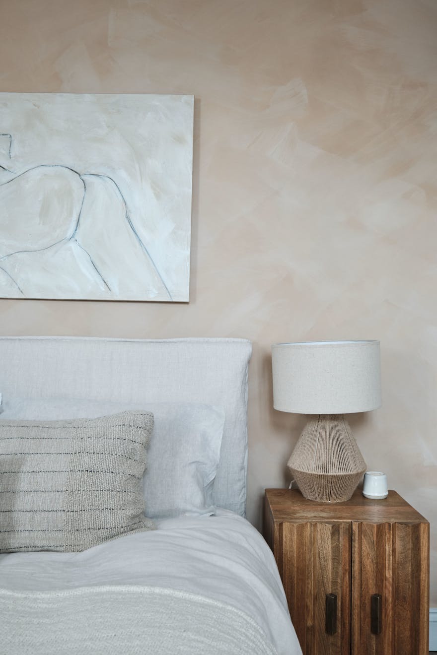 The home of Emma Shone-Sanders and Jade Shone-Sanders of Design and That, for Aucoot Estate Agents. Photograph © Aucoot. All Rights Reserved.