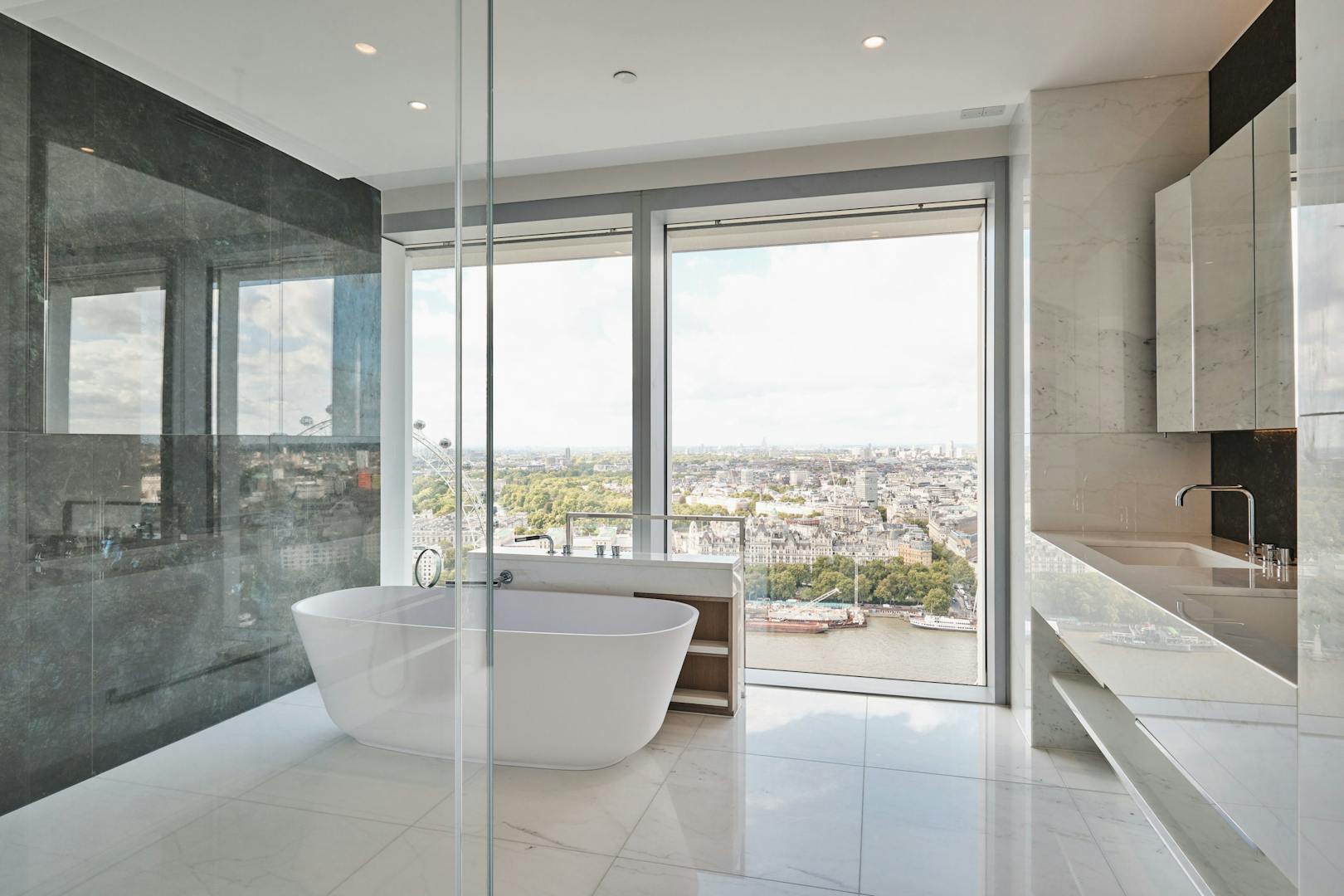 Southbank-Place-Aucoot-Estate-Agents