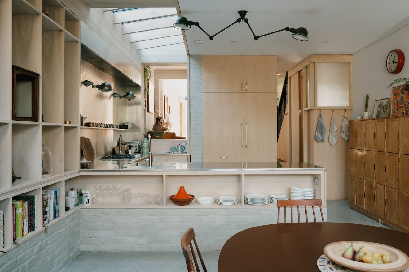 Magpie-House-by-DGN-Architects-shot-by-Tim-Crocker-Aucoot-Journal-Modern-house-extension-in-East-London